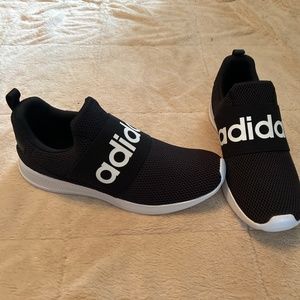 New SZ 11.5 Adidas Men’s shoes